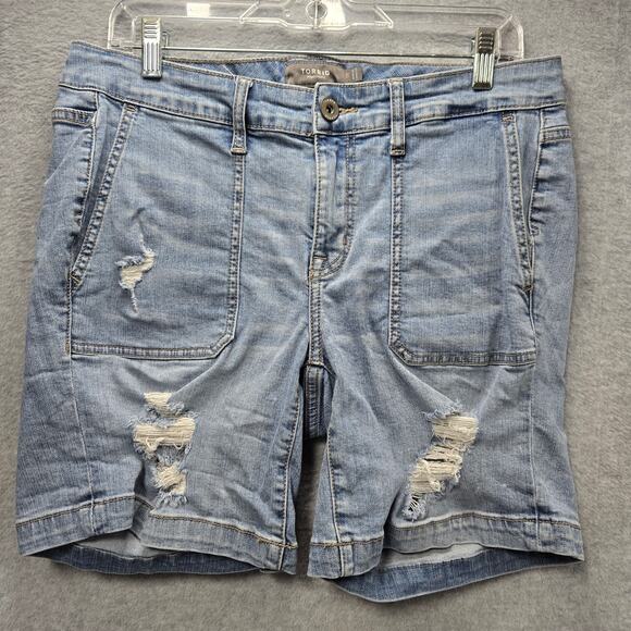 Torrid Light Wash Distressed Jean Shorts Size 10 - Picture 1 of 4